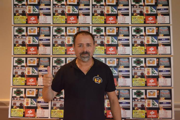 Ángel Ruiz, entregado al fútbol chapas y a los jóvenes de Campamento
