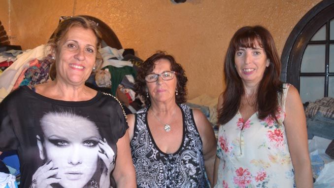 Adela, Pili y Cinti, «Ayudando a Algeciras»
