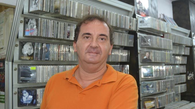 Carlos Simón, toda una vida en Discos Grammy