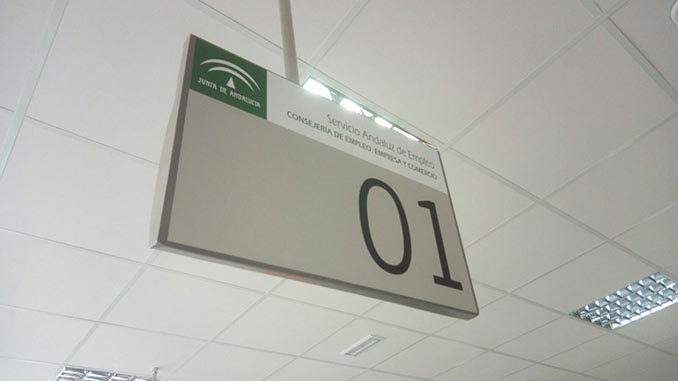 La Línea toma aire y ve descender el paro en un 1,98%