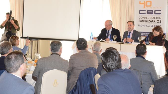 El consejero de Fomento, protagonista de «Café con» de la Confederación de Empresarios
