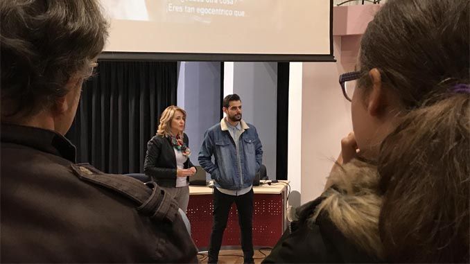 Pintor destaca la buena acogida del curso de cine impartido por Ángel Gómez