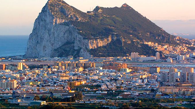 Gibraltar: Naturaleza y diversión cosmopolita en un solo lugar