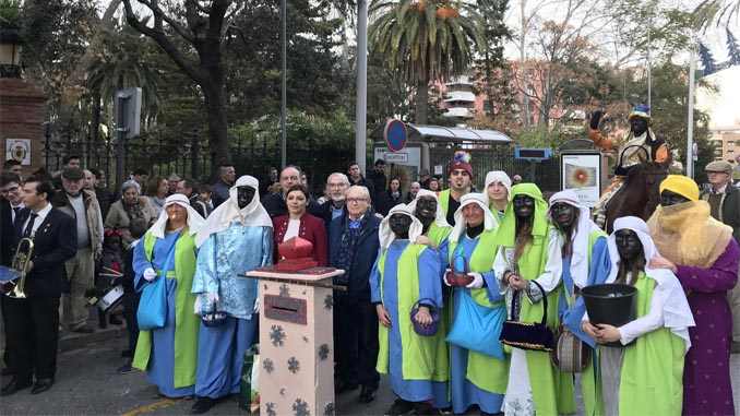 De Salas acompaña a la Hermandad del Nazareno en la visita del heraldo real