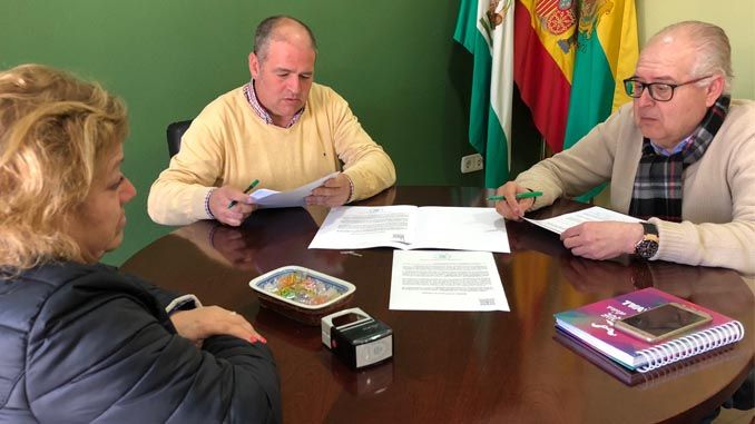 Firmado el convenio de colaboración para la celebración este sábado de la XXVIII Tagarninada Popular