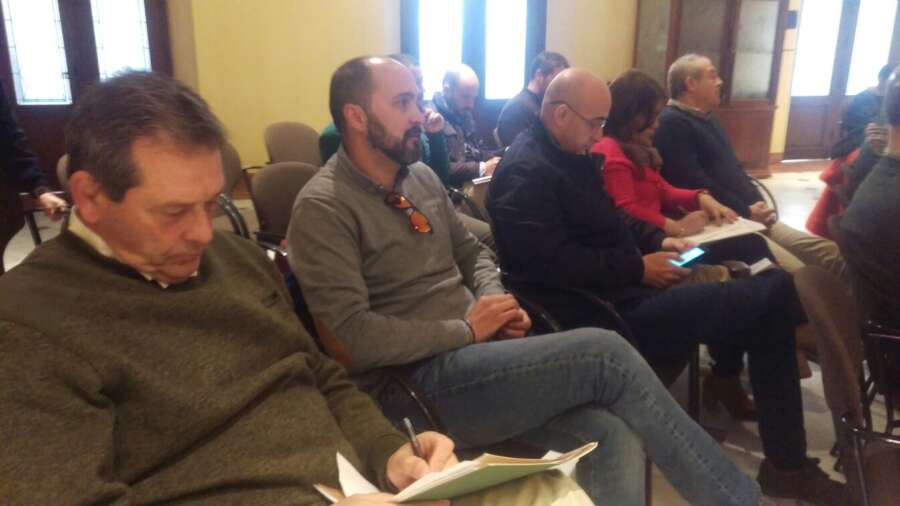 Alconchel asiste a la jornada provincial sobre las ayudas que la Junta destina al arreglo de caminos rurales 