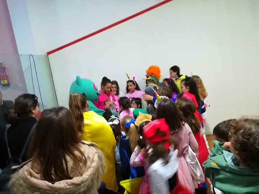 Guadacorte vive con un gran ambiente su fiesta de Carnaval