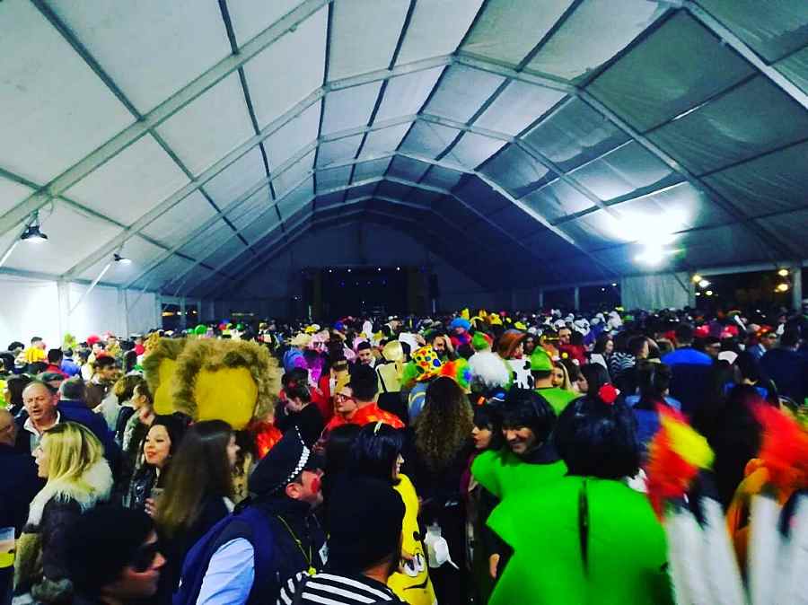 Los Barrios vive con un gran ambiente y participación su Carnaval