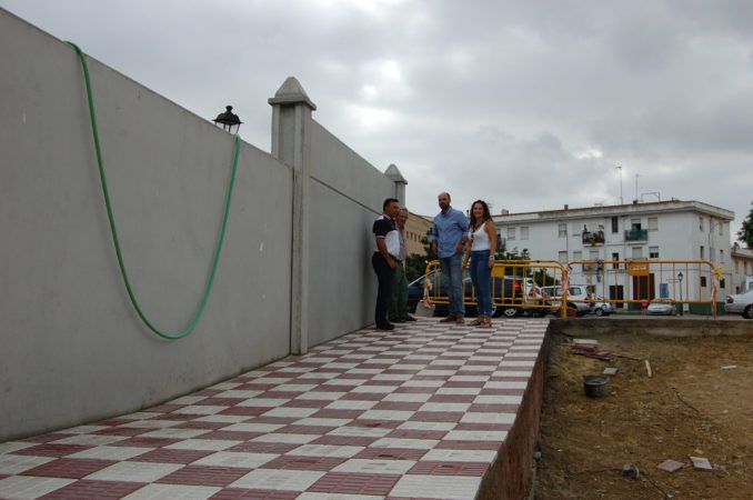 El Ayuntamiento de Los Barrios realiza más de una quincena de obras directas de mejoras de accesibilidad en 2017