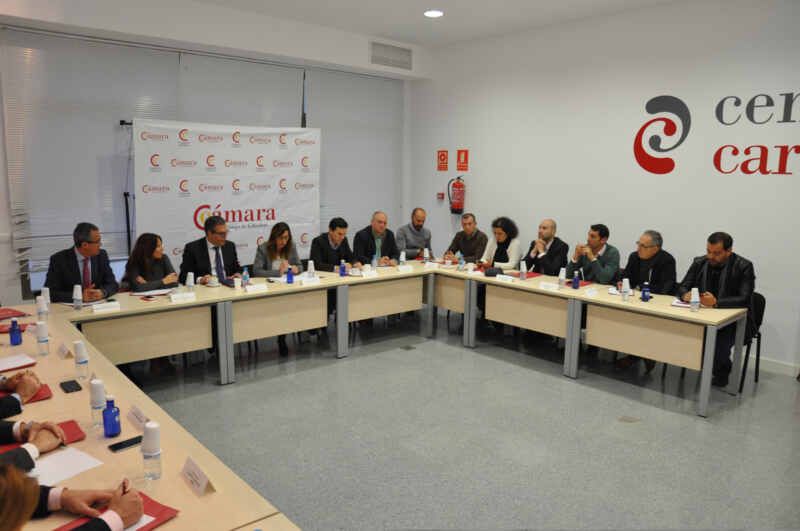 Zona Franca traslada a empresarios y responsables políticos sus planes en la comarca