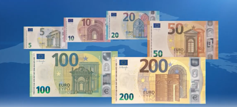 Los nuevos billetes de 100 y 200 euros, más pequeños y seguros