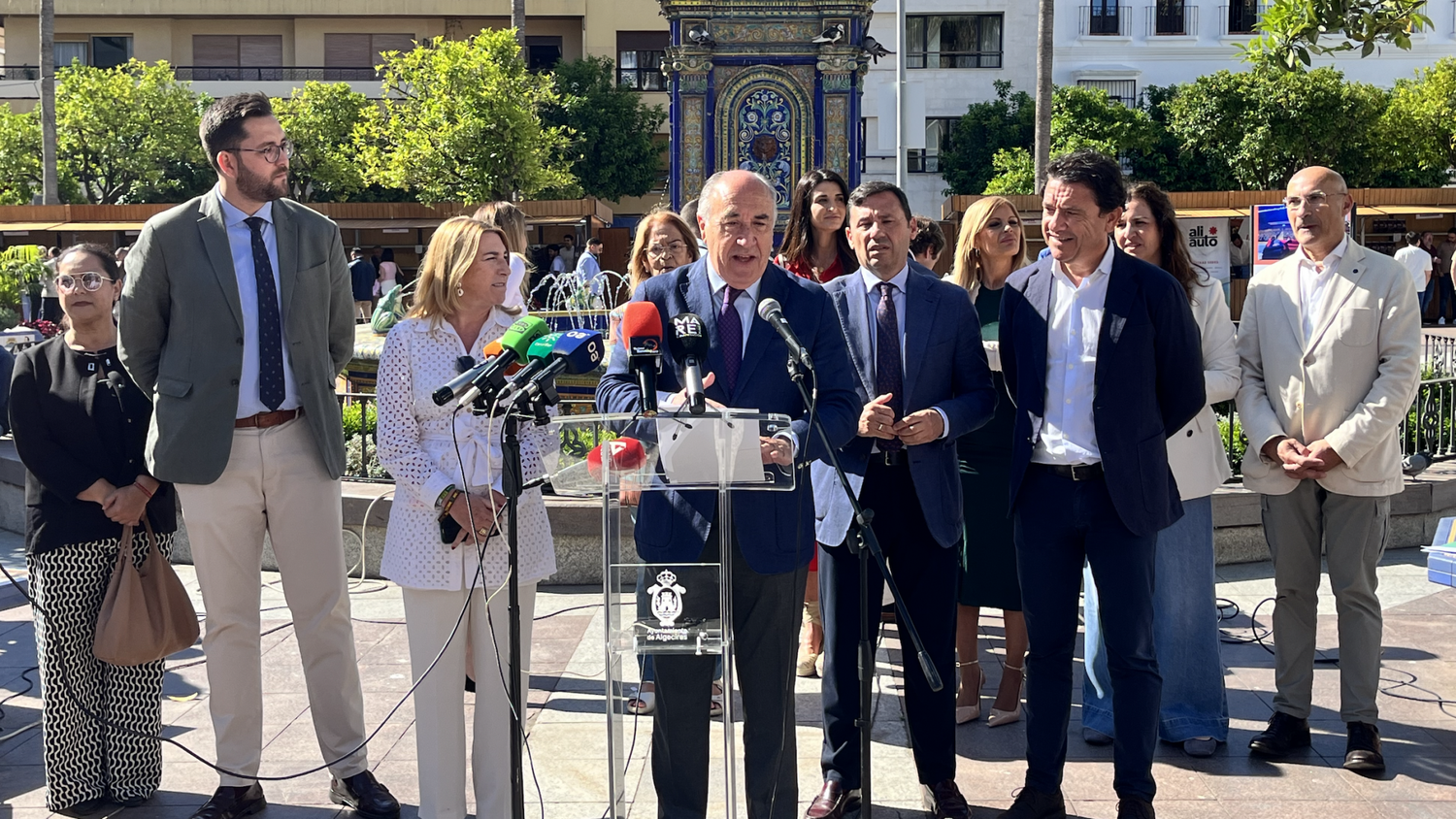 Talentur convierte la Plaza Alta en una gran escaparate del empleo en Algeciras