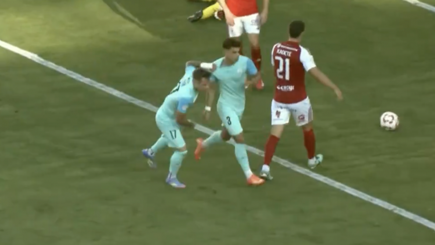 (2-1) El Murcia y el colegiado acaban con la gran racha del Algeciras en la última jornada