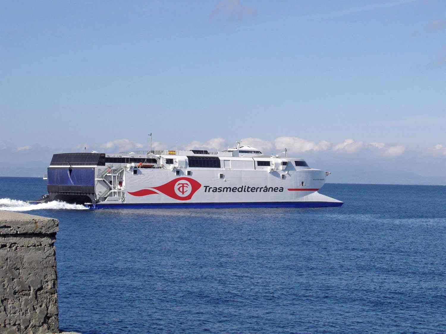 Trasmediterránea refuerza la frecuencia de ferris entre Ceuta y Algeciras por inicio de la OPE