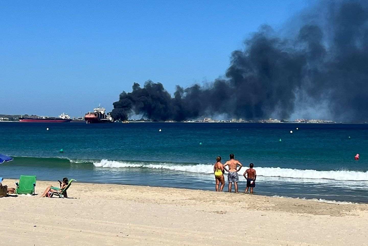 El Puerto desactiva el Plan de Autoprotección tras el incendio de la embarcación de servicio