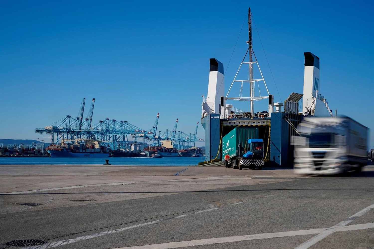 El Puerto de Algeciras mantiene toda la actividad de nuevo operativa