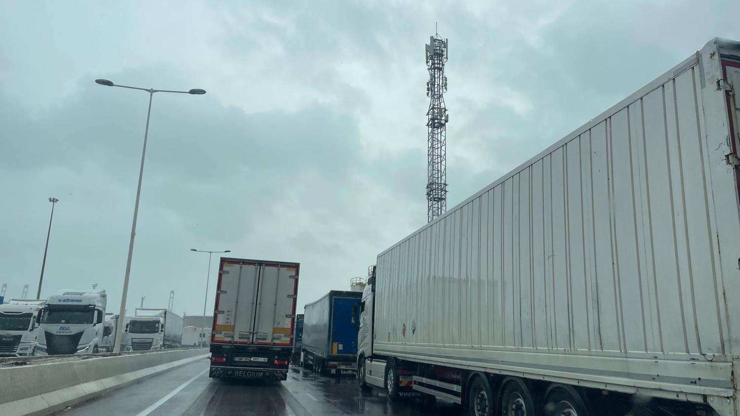 El Puerto de Algeciras suspende varias salidas a Ceuta y Tarifa cancela todos sus ferris por temporal