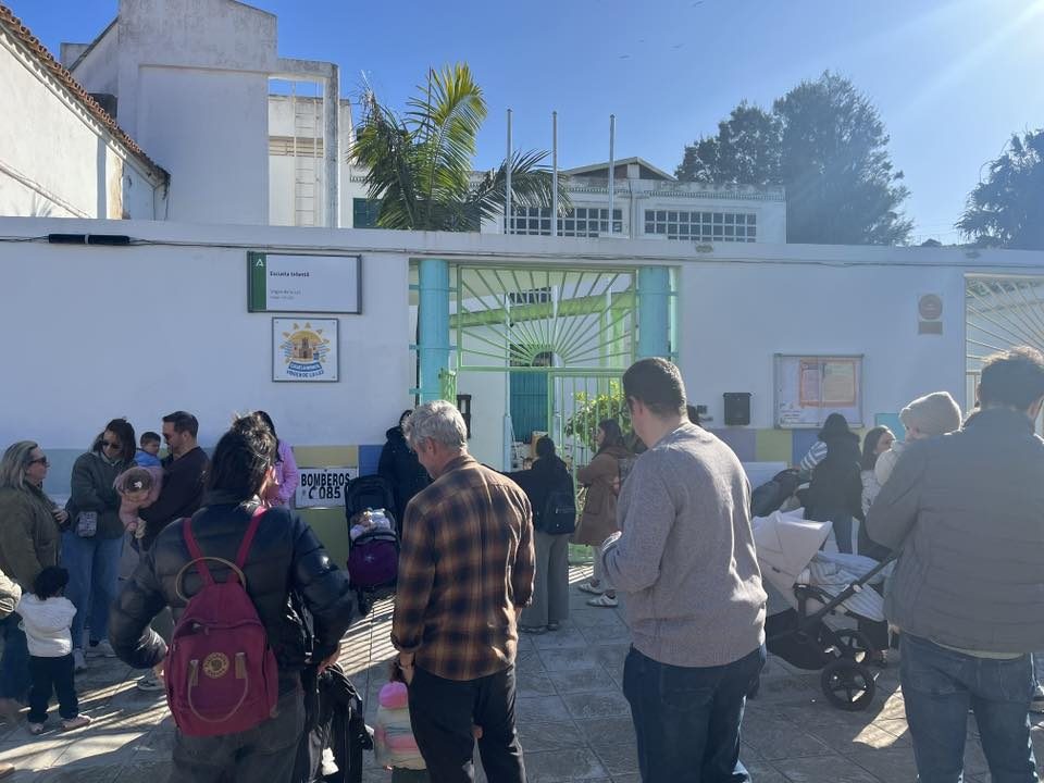 Las familias de la escuela infantil Virgen de la Luz de Tarifa denuncian la falta de respuesta de la Junta