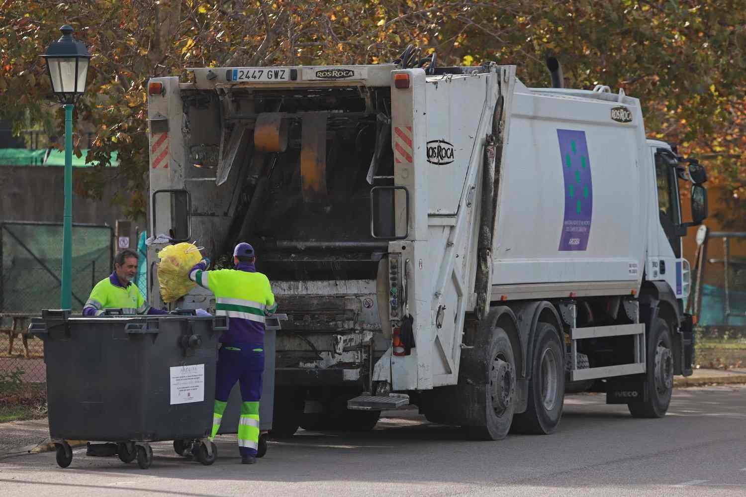 El PSOE e Izquierda Unida de Castellar exigen a Mancomunidad reducir las tarifas de agua y basura