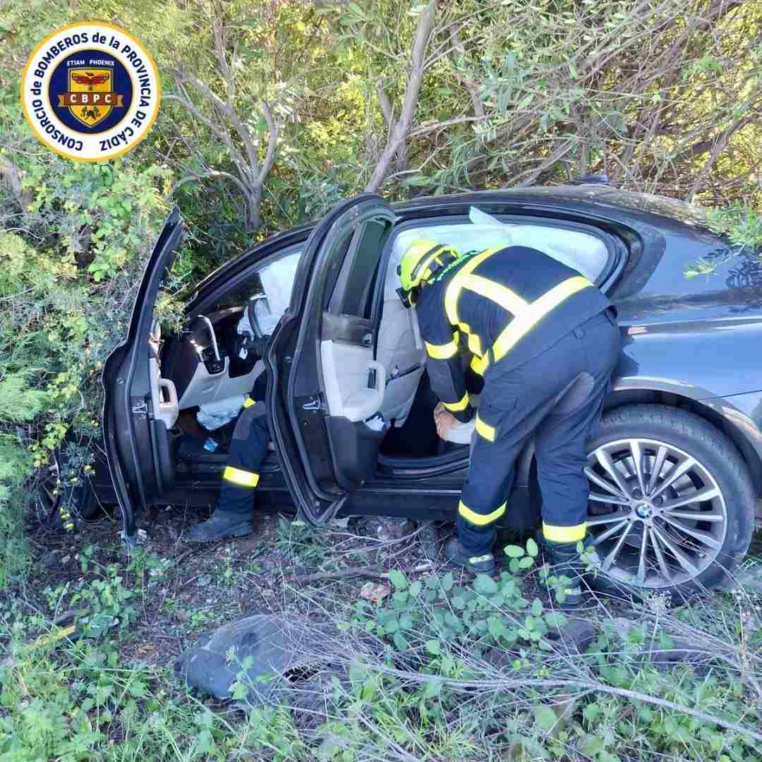 Nuevo accidente de tráfico en el Campo de Gibraltar: un turismo sale de la A-381 de Los Barrios