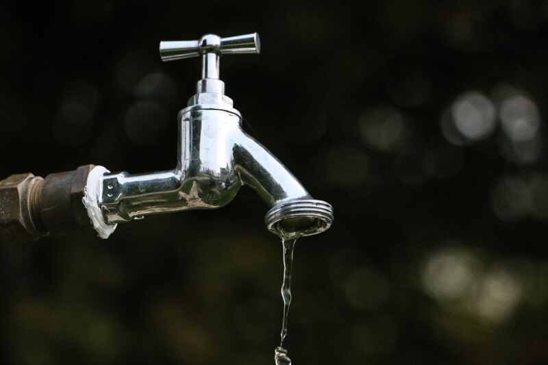 Arcgisa trabaja para solucionar el «mal olor, aspecto y sabor» del agua potable en Castellar