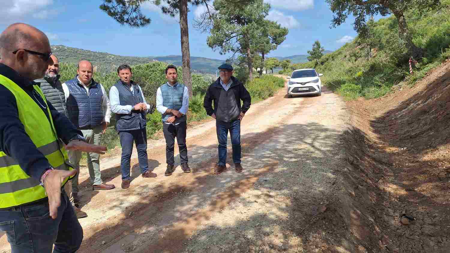 Junta facilita el paso a la torre de vigilancia de Infoca con obras en el camino de Montecoche