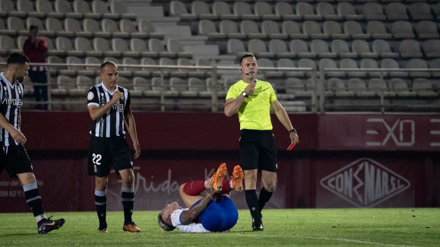 (2-2) Un arbitraje indignante intenta robar la ilusión al Algeciras