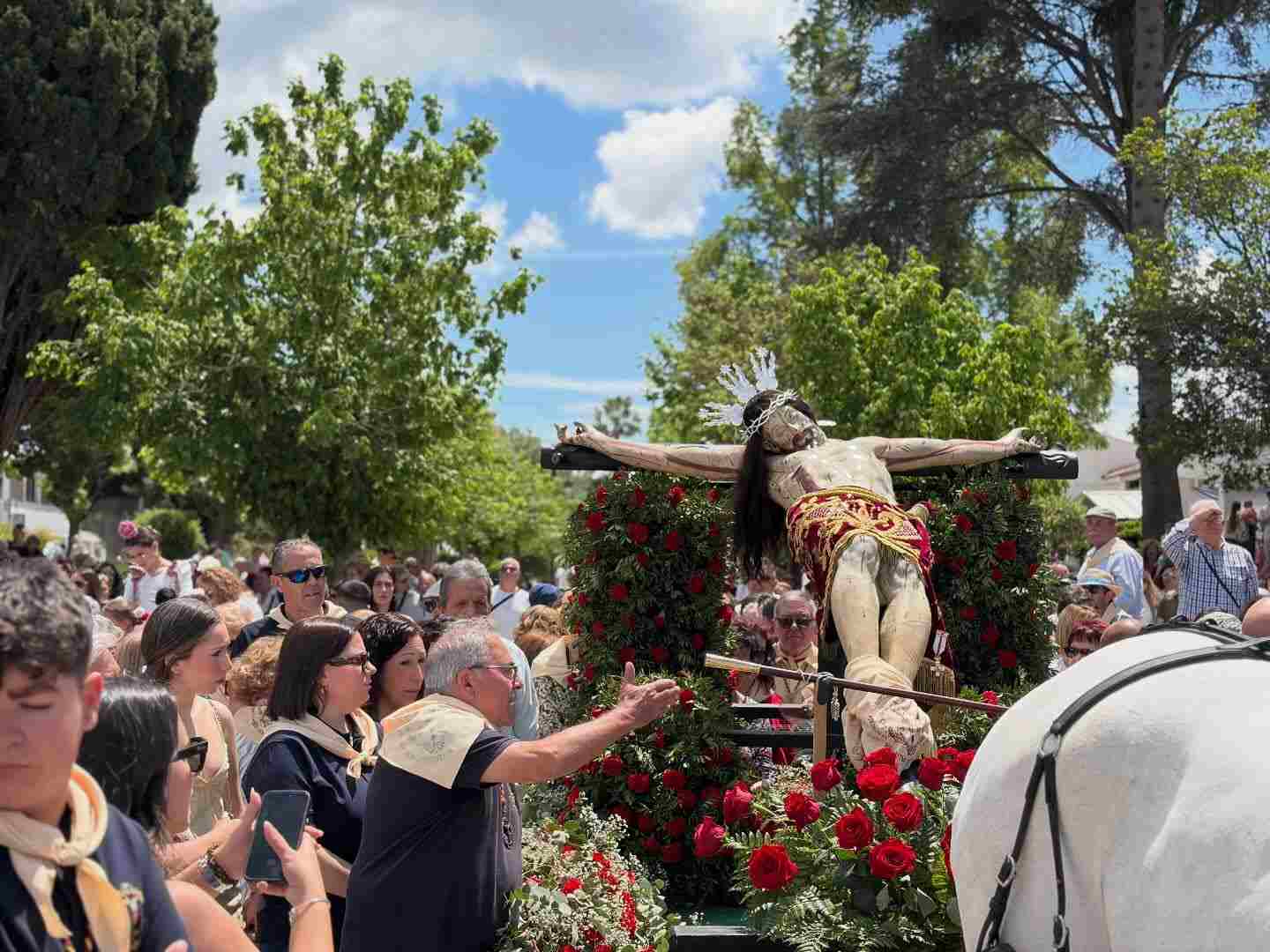 Castellar se vuelca con su Cristo en una romería de siglos que pone el broche a su feria