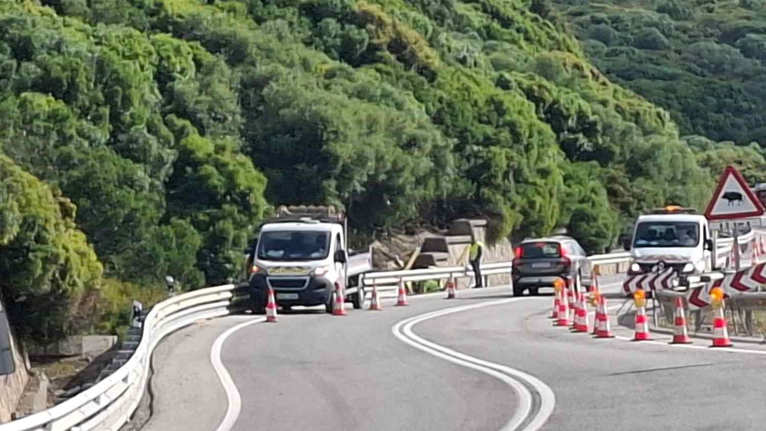 El Gobierno anuncia que adaptará la N-340 con un carril provisional para recuperar la circulación en doble sentido