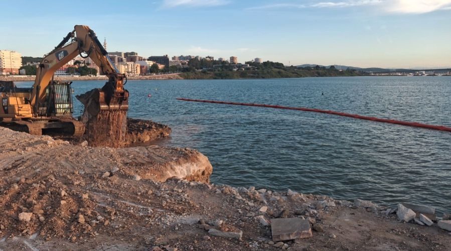 La fase 2 del Lago Marítimo avanza «a buen ritmo» con el dragado y la fabricación de bloques
