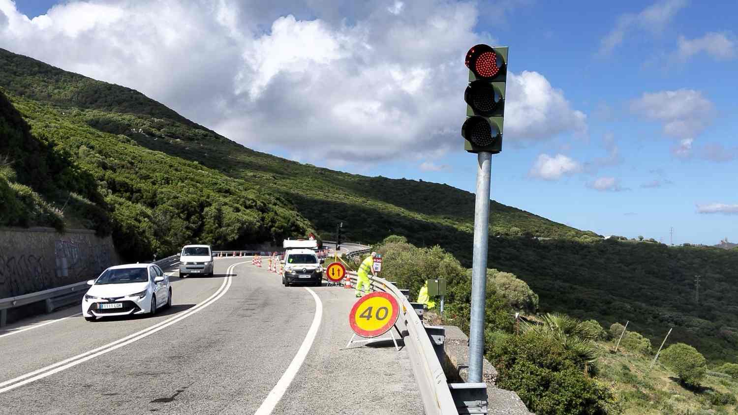 El Gobierno cambia a semáforos inteligentes la regulación del tráfico en la N-340 de forma provisional
