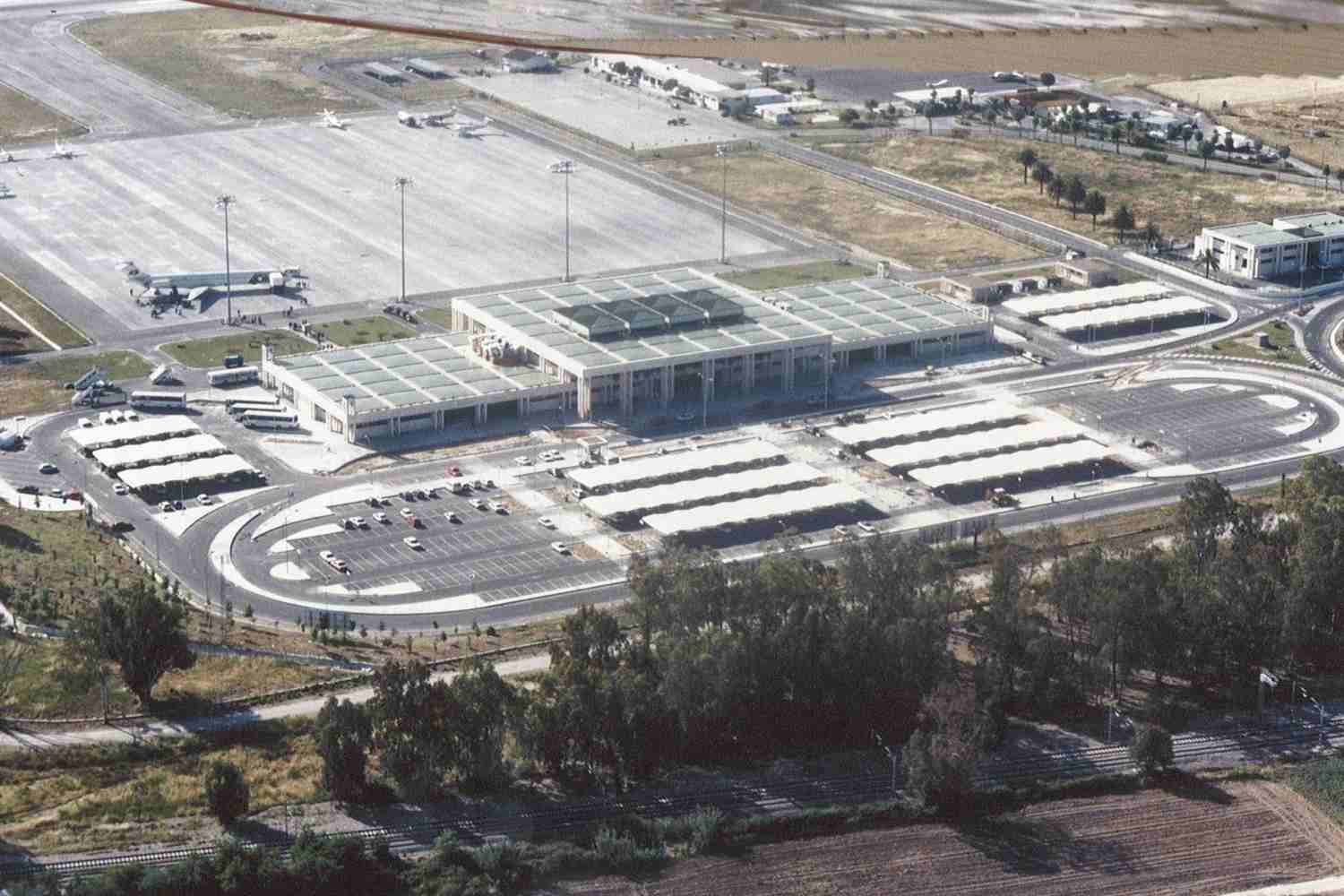 El PP pregunta al Gobierno por el impacto que tendrá el uso conjunto del aeropuerto de Gibraltar en el de Jerez