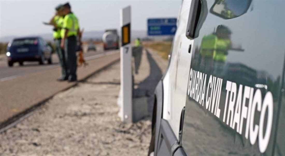 Muere un hombre y una mujer resulta herida tras colisionar dos vehículos en la A-7 a su paso por Marbella