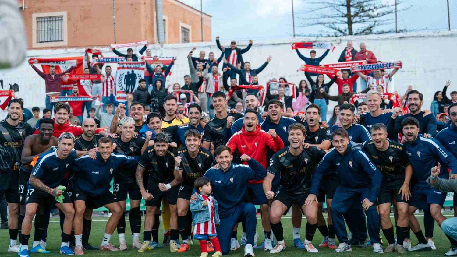 (0-1) El Algeciras conquista Sanlúcar y mantiene vivo el sueño