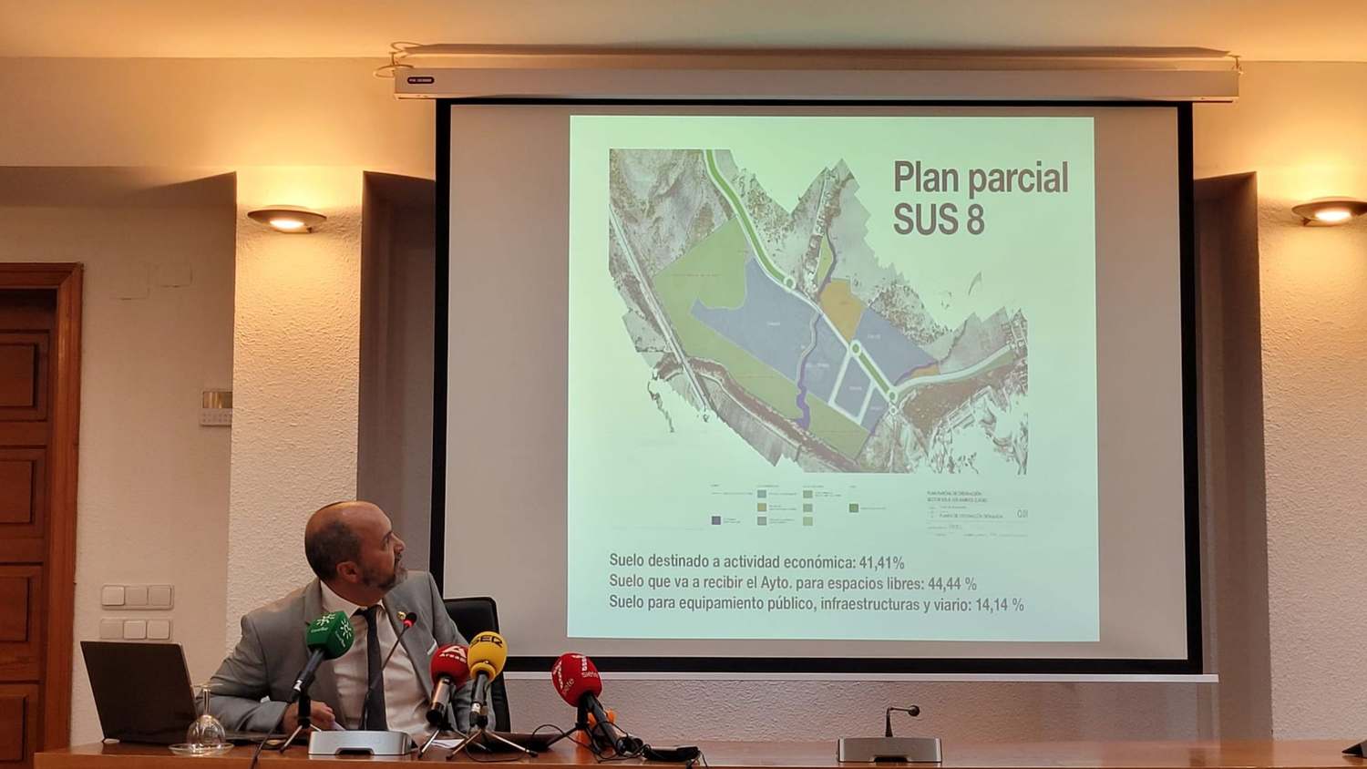 Miguel Alconchel defiende que el desarrollo del SUS-7 y SUS-8 “cumplirá escrupulosamente la ley” y generará crecimiento económico
