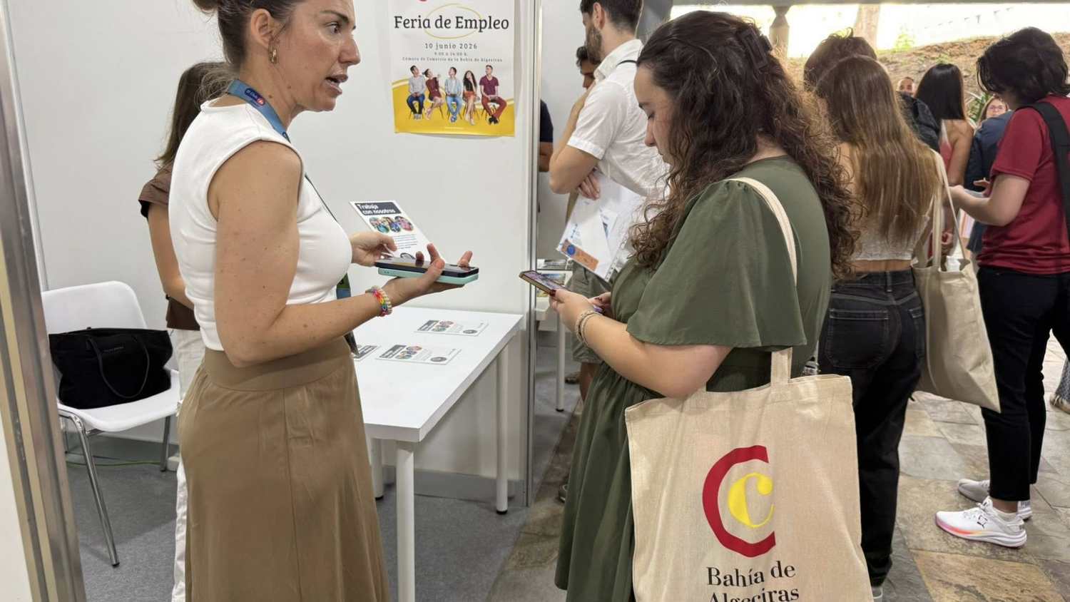 La Cámara de Comercio impulsa cerca de 200 oportunidades laborales en una jornada con gran afluencia