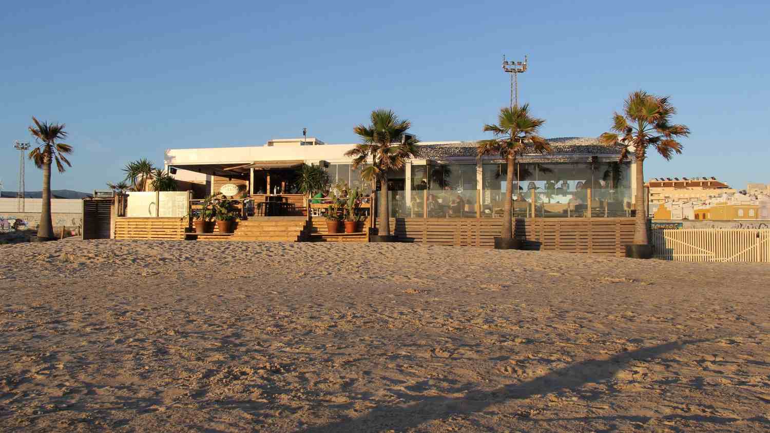 Aecca confía en salvar a los chiringuitos de Tarifa afectados por la sentencia del TSJA de su desmontaje