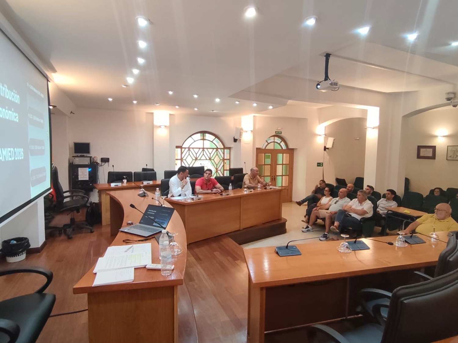 Diputación informa en Los Barrios sobre sus subvenciones y planes del Servicio de Deportes