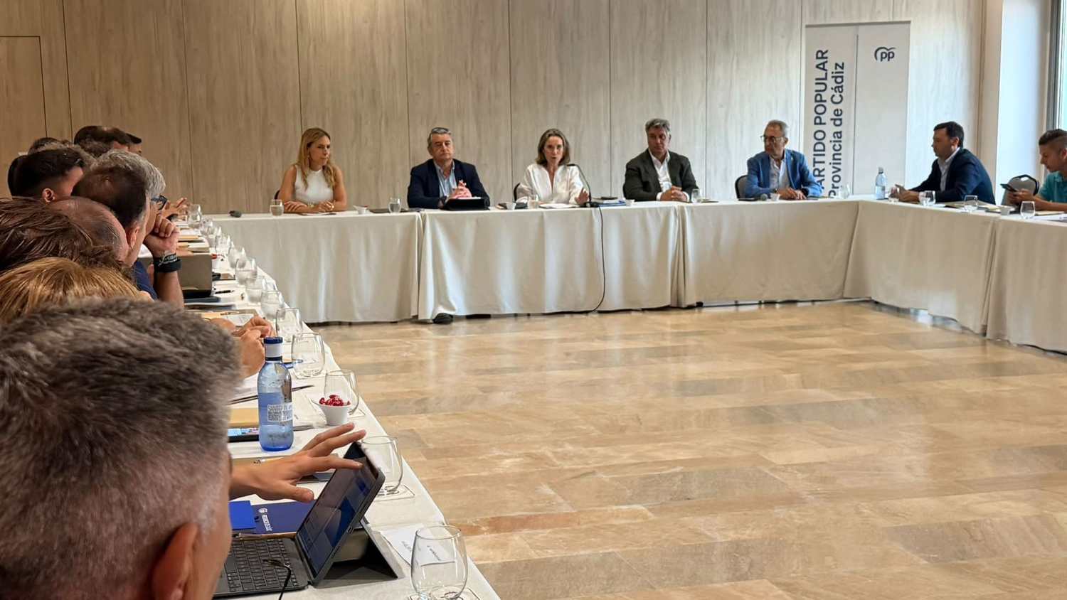 Cuca Gamarra anuncia en Tarifa una Proposición de Ley para blindar la actuación de los agentes frente al narcotráfico