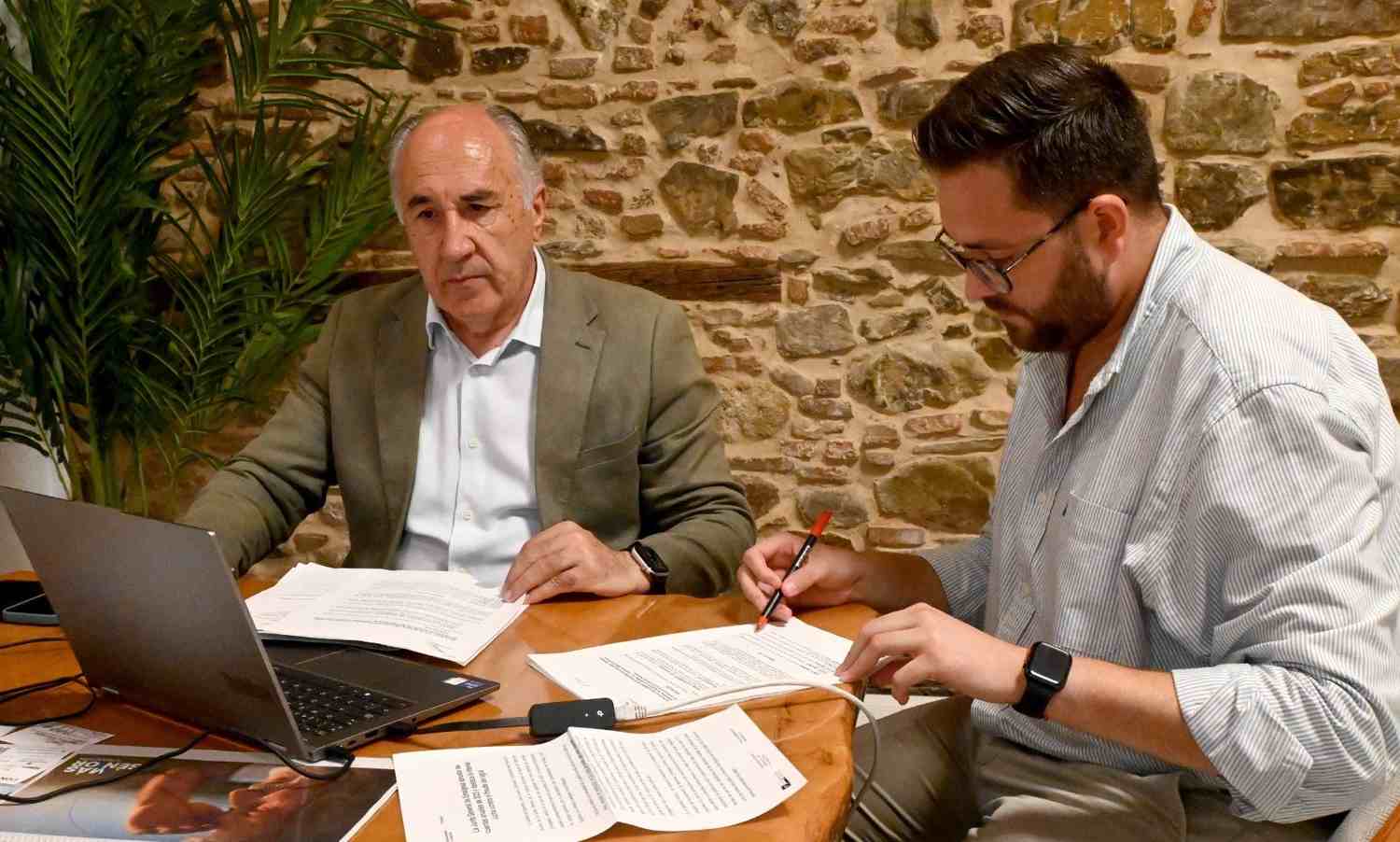 Emalgesa aprueba las cuentas de 2025 mientras el PSOE critica el «desequilibrio económico» de la empresa