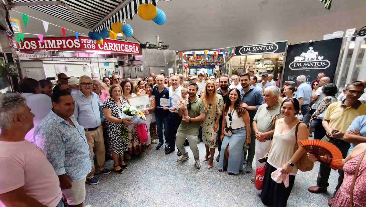 Algeciras rinde homenaje a Fernando García Mena «El Chato» por su jubilación