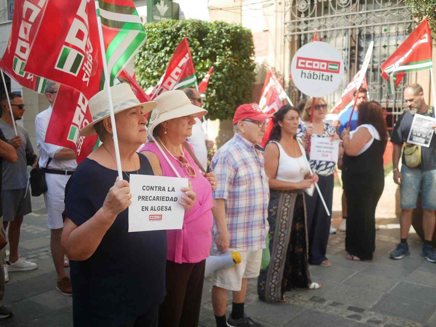 CCOO se concentra para que los trabajadores de fines de semana de Algesa puedan optar a jornadas completas