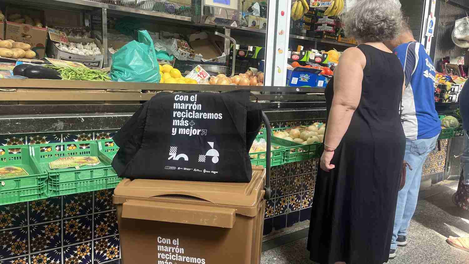 Algeciras continua con la sensibilización ambiental de la orgánica, esta vez centrada en los grandes productores