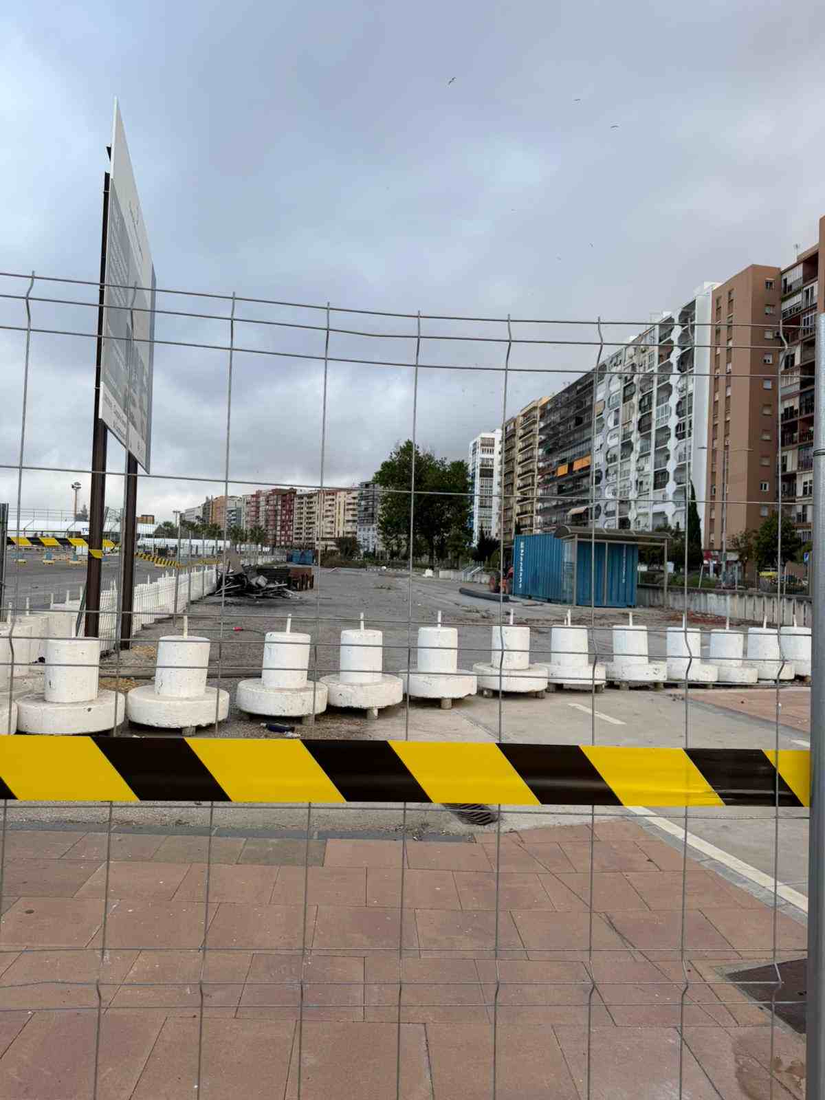 100×100 Algeciras denuncia el colapso del aparcamiento en el Llano Amarillo