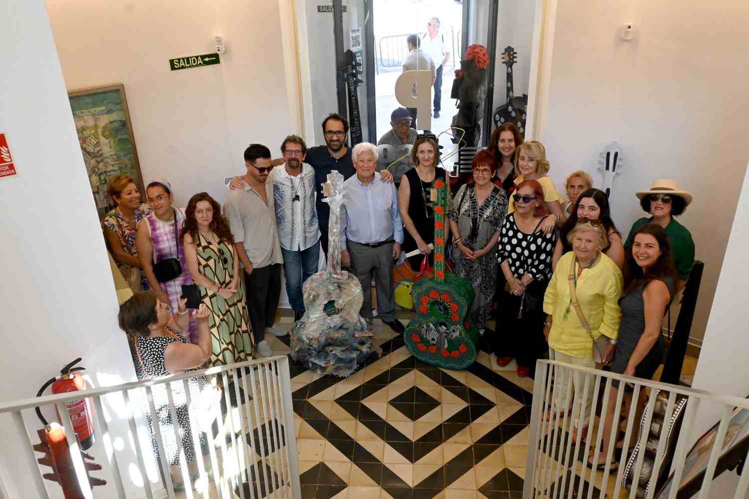 Continúa el Encuentro Internacional Paco de Lucía con una exposición de guitarras y una masterclass